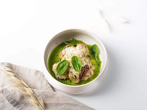 Red wall - Цветная капуста с соусом из Мидий и пармезаном