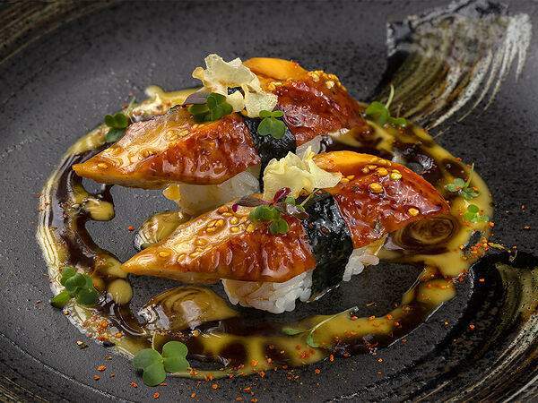 Bluefin Ramen Sushi Nikkei - Суши никкей копченый угорь