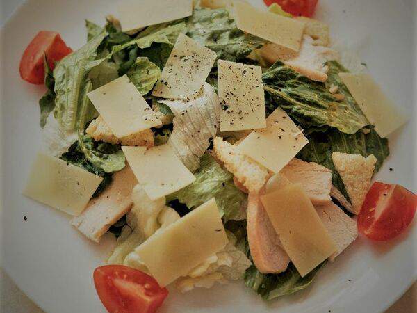 Trattoria Fettuccine - Цезарь с курицей