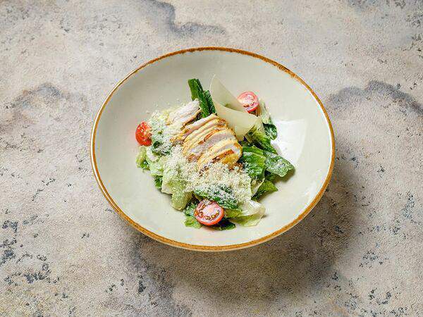 Роберто - Салат Цезарь с курицей гриль