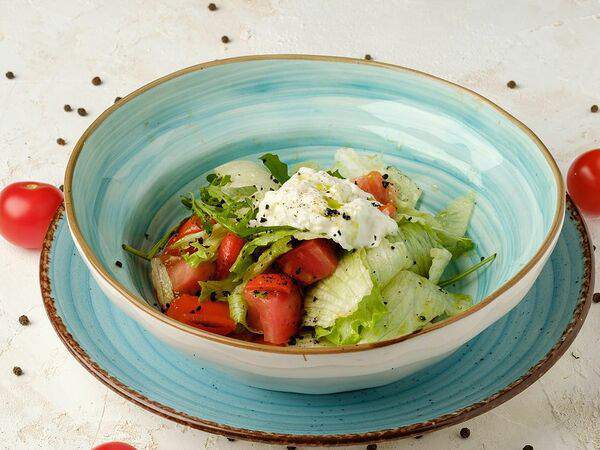 Гранат - Салат с бурратой, печеным перцем и розовыми томатами