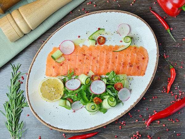 Ресторан Старый Город - Карпаччо из лосося с миксом салатов