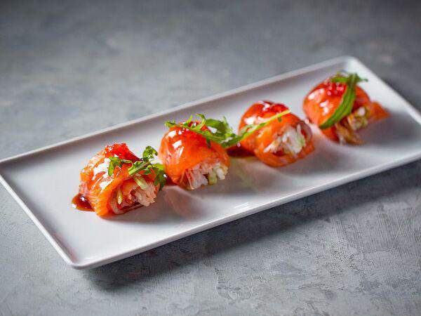 Ткемали - Рулеты из лосося с крабом