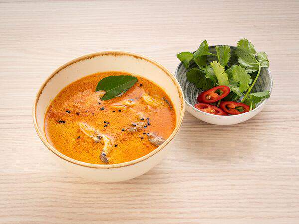 Кафе Полезные Продукты Лавка Здоровой Еды - Том Ям с креветками и лососем