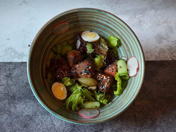 Сад On line - Салат из свежей зелени с утиным филе и цитрусами