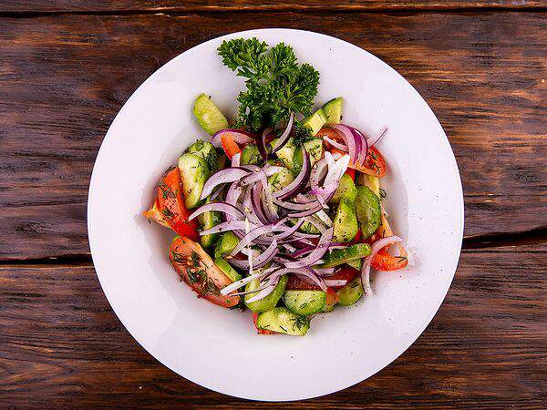 Бани Алексеева - Салат из свежих овощей