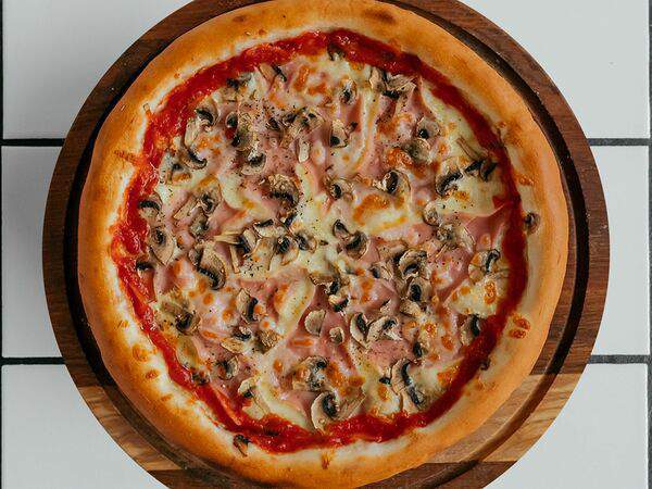 Футурист. Bar & Kitchen - Пицца Капричеза томат