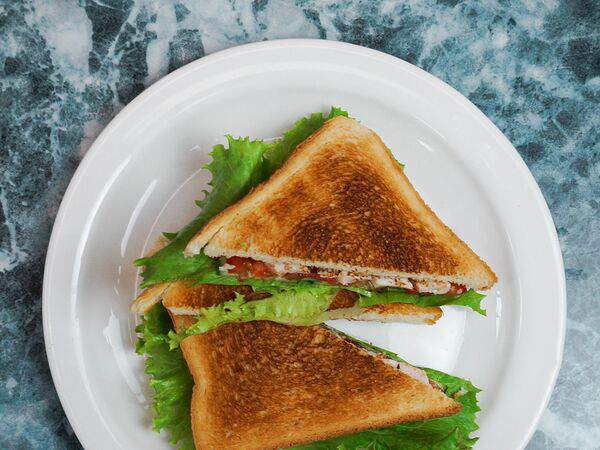 Бутик вкусной еды - Сэндвич с цыпленком