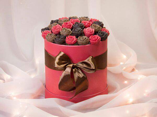 F.Lovers - Ассорти Не телефонный разговор из 35 роз в шляпной коробке