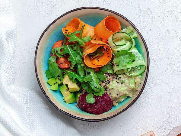 Magic Coffee - Веганский боул из киноа с руколой