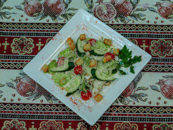 Шашлычный двор - Салат Цезарь с курицей