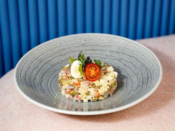 ЛайкиПарк - Салат Оливье с ростбифом