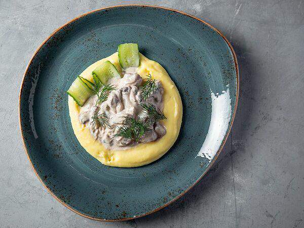 Ткемали - Бефстроганов из телятины