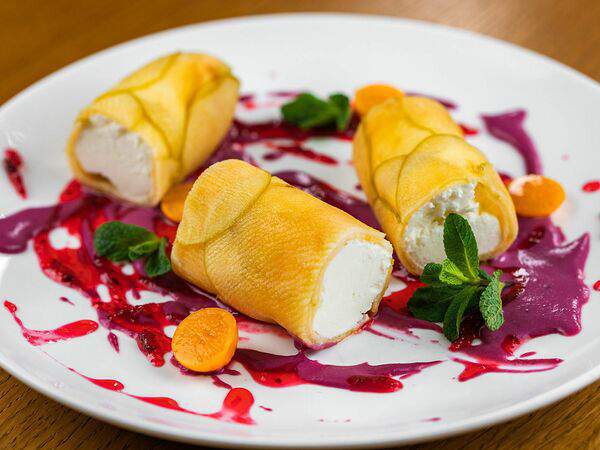 Antonio - Канелони из яблока с кремом тирамису