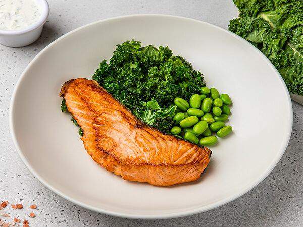АндерСон - Стейк лосося с зеленым салатом и бобами