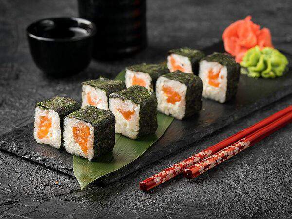 Базилико-пицца - Ролл с лососем