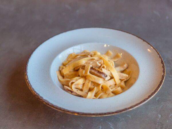 Fix Еда - Феттуччине с курицей барбекю