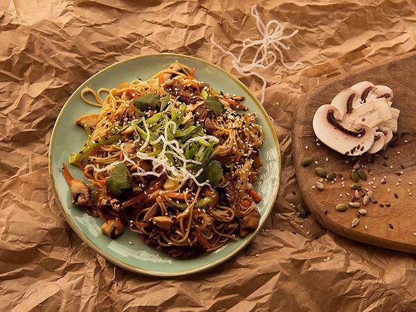 Делиssимо - Лапша с говядиной и овощами