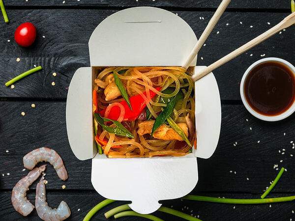 Евразия-Экспресс - Wok с курицей и хрустальной лапшой Харусаме, с соусом Ланч Кинг
