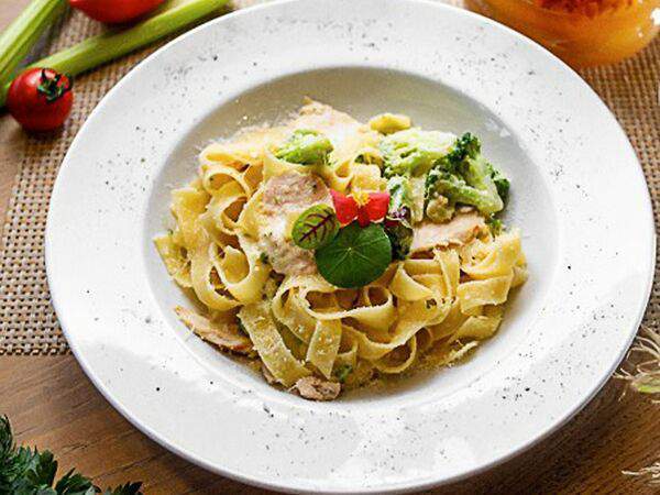 Scoozi - Паста с копченой курицей