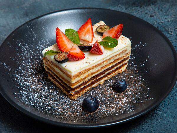 Pro Azia - Эстерхази