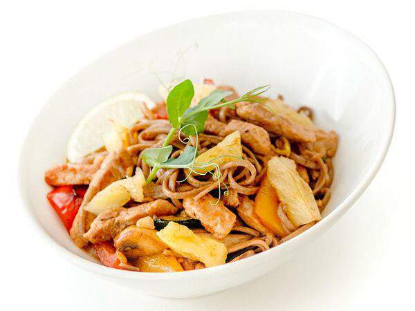 Fusion Sushi - Wok со свининой