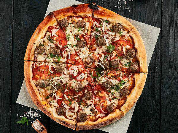 Royal Pizza - Пицца Домашняя с фрикадельками из баранины