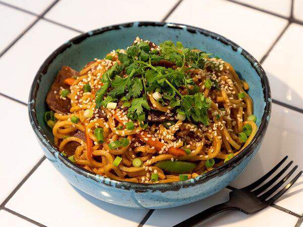 Wo - Xl Лапша с говядиной и соусом черный перец