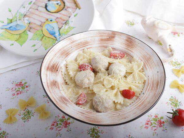 Пан Кот - Фарфалле с куриными тефтельками