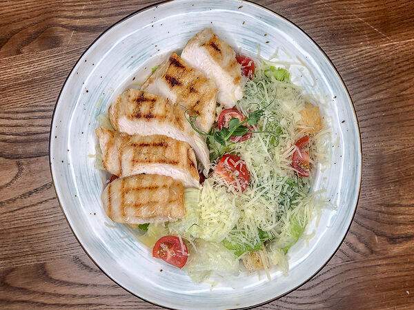 Sw bar - Салат Цезарь с курицей