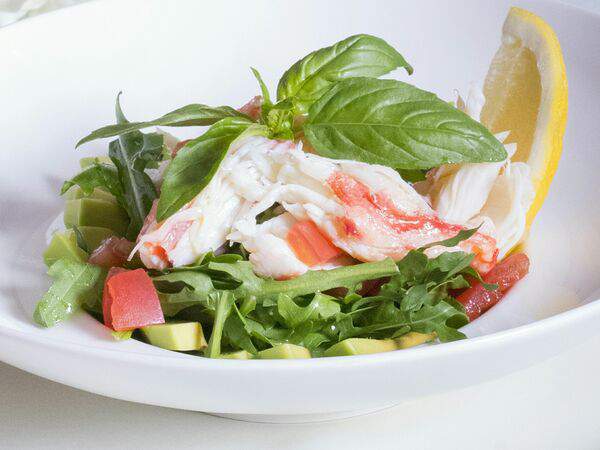 Dolce Vita - Салат из мяса краба с авокадо