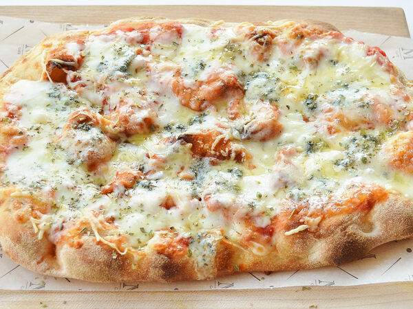 Massimo - Римская пицца Четыре сыра