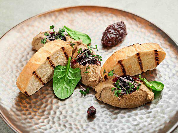 Pivino - Паштет из куриной печени с трюфельным маслом и чиабаттой