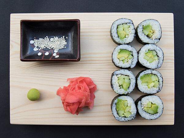 Ботаника - Роллы с огурцом и авокадо