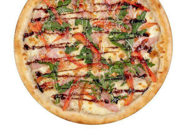 Rocky pizza - Пицца Рокки с руколой и соусом Песто