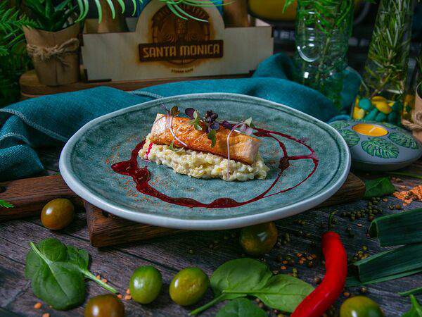 Santa Monica Stereo Cafe - Сёмга гриль