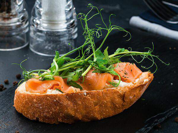 Перфетто - Брускетта с лососем