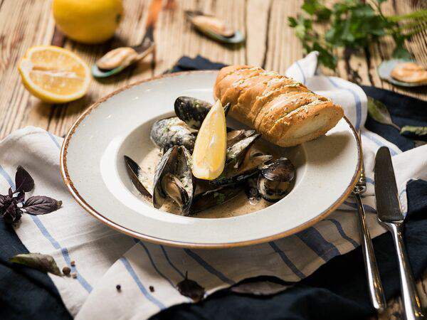 Сентропе - Мидии в ракушках в белом соусе