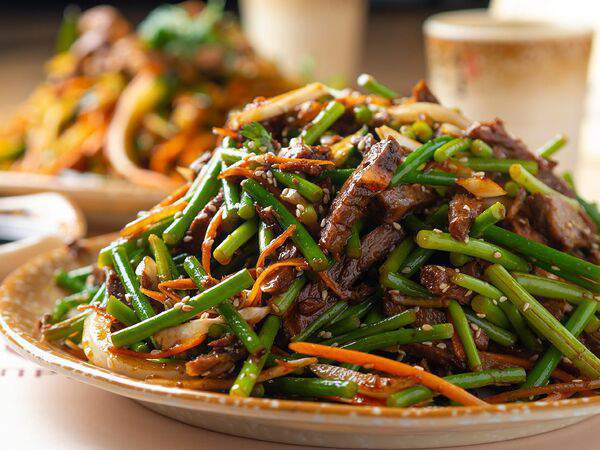 Chinchin - Салат из стрелок чеснока с говядиной