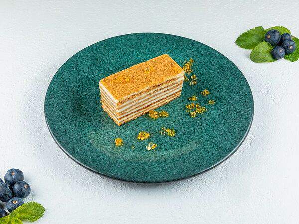 PizzBurg - Медовик с икрой из мёда