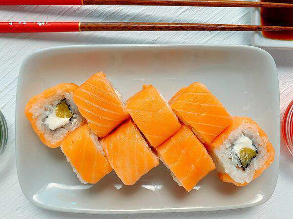 Пицца Сан - Ролл Филадельфия с такуаном