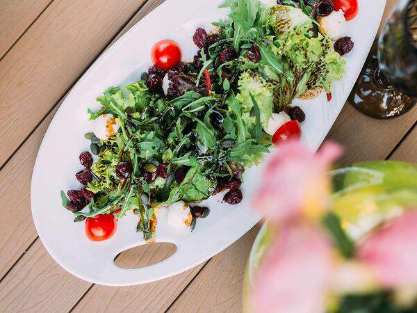 SanRemo - Салат с моцареллой и пряной вишней