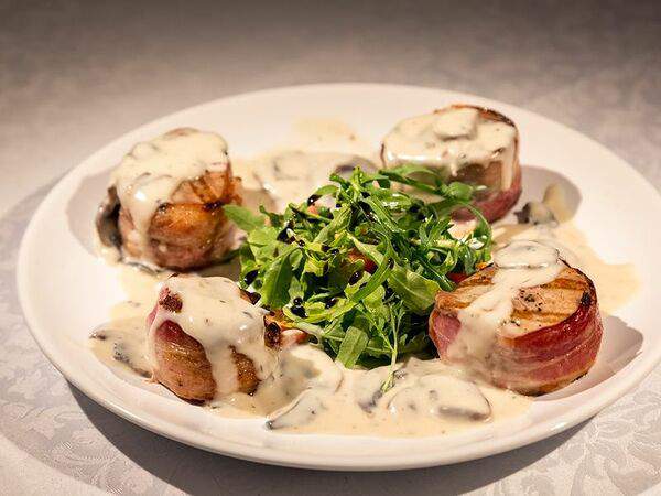 Корчма Диканька - Медальоны свиные с грибным соусом