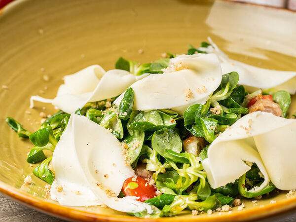 Грузинское кафе Ван Гоги - Салат Цезаридзе