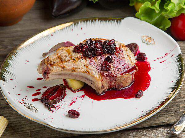 Nar & Sharab - Корейка из свинины в винном соусе