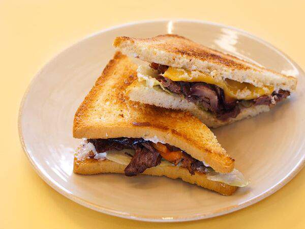 Яйцо - Сэндвич с томленой говядиной