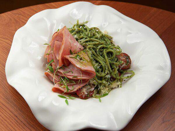 Koza Bistro - Спагетти с Мортаделлой с соусом Песто