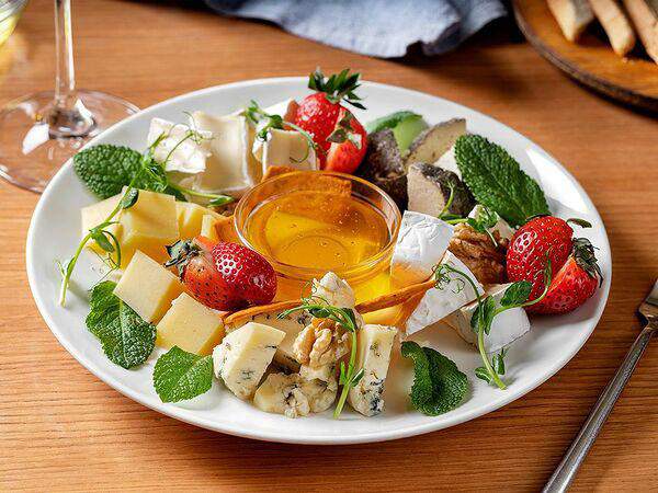 Coffee inn - Сырная тарелка маленькая