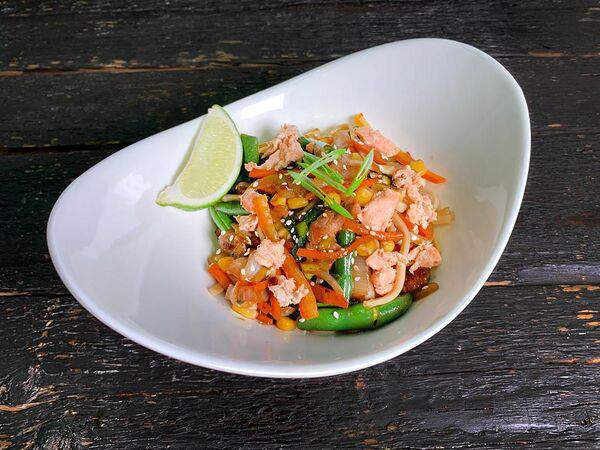 Японика - Вок удон с лососем