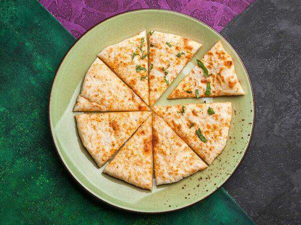 Sushi & More - Наан с домашним сыром